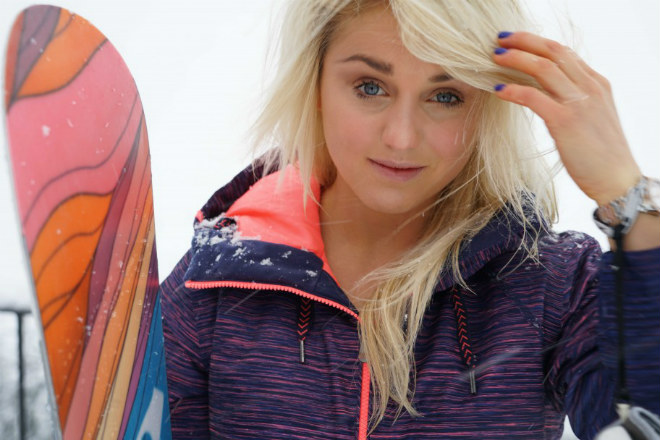 Tin nóng Olympic mùa đông 13/2: Kiều nữ trượt tuyết bị lốc cuốn suýt tử nạn - 1