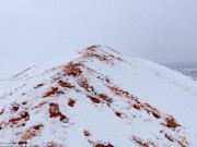 Du lịch - Du khách đổ xô tới sa mạc Sahara ngắm tuyết rơi