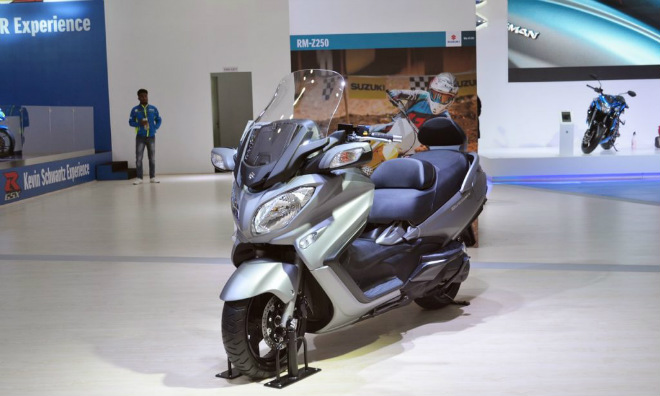 Suzuki Burgman 650: Xe tay ga hạng sang cho nhà giàu - 1