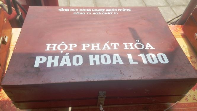 Nhìn gần dàn pháo hoa tầm cao 1.600 quả đón giao thừa ở Sài Gòn - 11