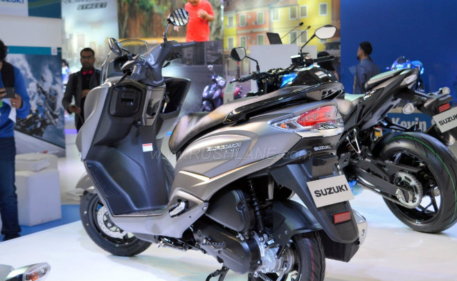 2018 Suzuki Burgman Street kình nhau với Yamaha NMAX - 2