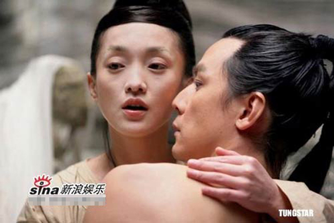 Trong bộ phim "Dạ yến", cảnh quay táo bạo giữa Châu Tấn và Ngô Ngạn Tổ nhận được nhiều đánh giá tích cực từ khán giả.
