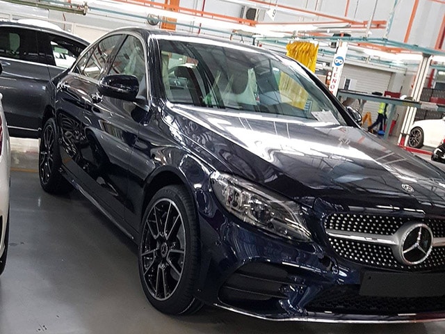 Lộ diện Mercedes-AMG C43 sedan 2019 trước ngày ra mắt - 3