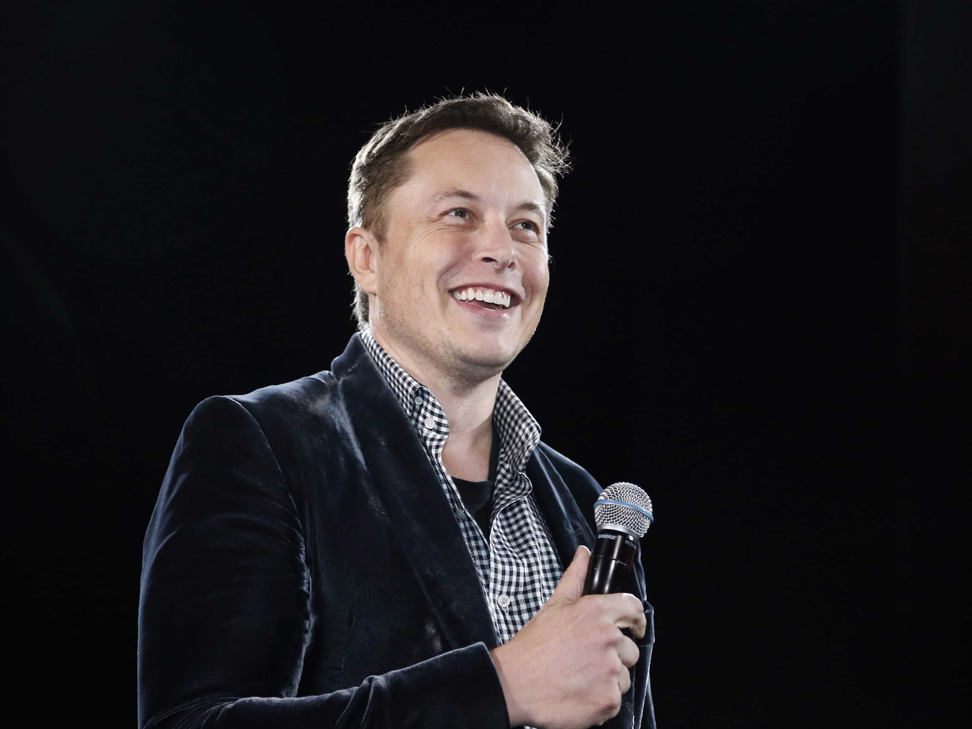 Bật mí những bí mật &#34;ít ai ngờ&#34; về tỷ phú xe điện Elon Musk - 1