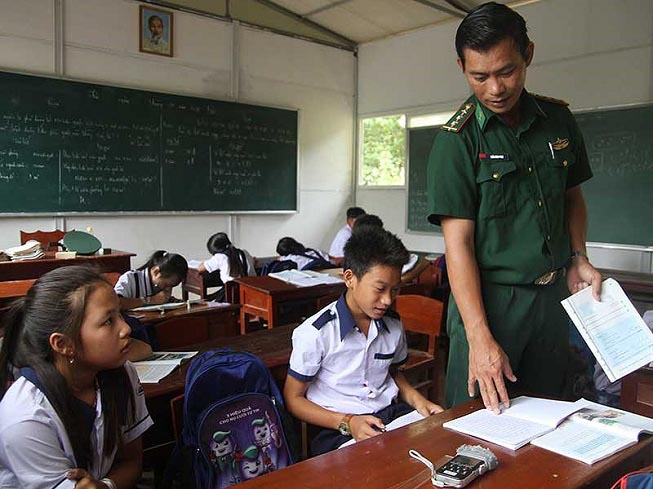 Người thầy quân hàm xanh ở Hòn Chuối - 1