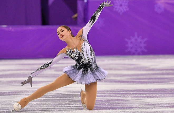 Nữ thần 15 tuổi Olympic mùa đông: &#34;Đè&#34; mỹ nhân, cứu cả &#34;đoàn Nga&#34; - 7