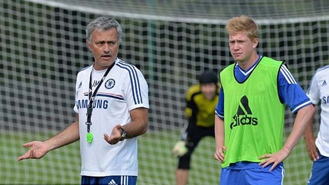 Hay nhất Ngoại hạng Anh: &#34;Nhờ&#34; Mourinho, Salah đại chiến De Bruyne - 4