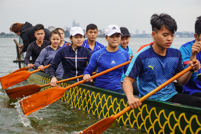 Háo hức xem VĐV luyện tập cho lễ hội đặc biệt lần đầu tổ chức ở Hồ Tây - 9