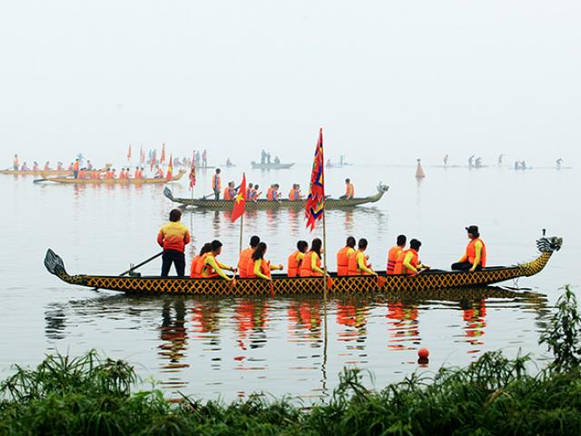 Lễ hội đua thuyền Hồ Tây: Đội Hà Nội đua kiểu lạ