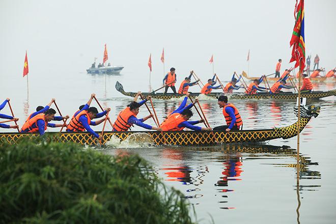 Lễ hội đua thuyền Hồ Tây: Đội Hà Nội đua kiểu lạ - 13