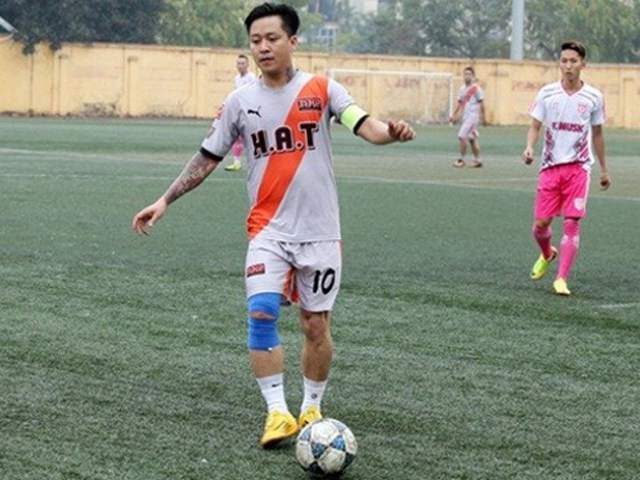Tuấn Hưng, Việt Anh đá bóng ủng hộ thủ môn U23 có mẹ ung thư