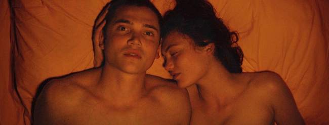 Trước đó tại Liên hoan phim Cannes 2015, bộ phim Love gây xôn xao trong chương trình Midnight Screenings (Suất chiếu nửa đêm). Tác phẩm khiến người xem chóng mặt khi ba diễn viên chính cả nam và nữ không ngần ngại khỏa thân và để lộ bộ phận nhạy cảm trước ống kính. Họ thậm chí có các cảnh làm tình thật.