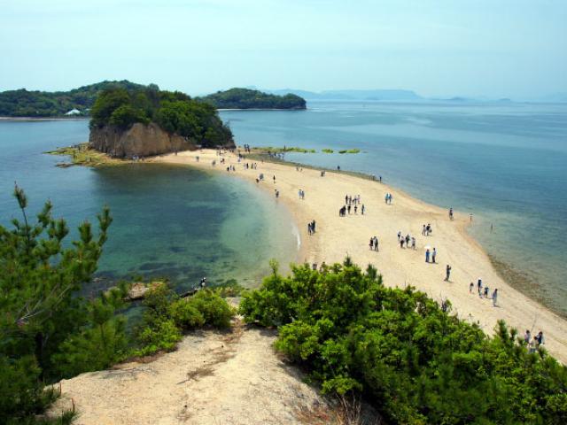 Hòn đảo ”bí ẩn” tại Nhật Bản khiến du khách nào cũng muốn dừng chân vì quá đẹp