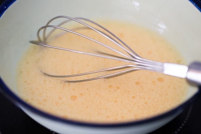 Cách làm trứng chiên sốt cà chua ngon ngọt đổi vị ngày đầu tuần - 2