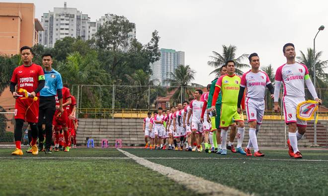 Trọng Đại cùng sao Việt đá bóng quyên góp 134 triệu cho thủ môn U23 có mẹ ung thư - 2