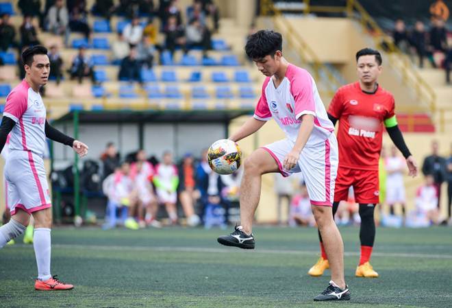 Trọng Đại cùng sao Việt đá bóng quyên góp 134 triệu cho thủ môn U23 có mẹ ung thư - 8