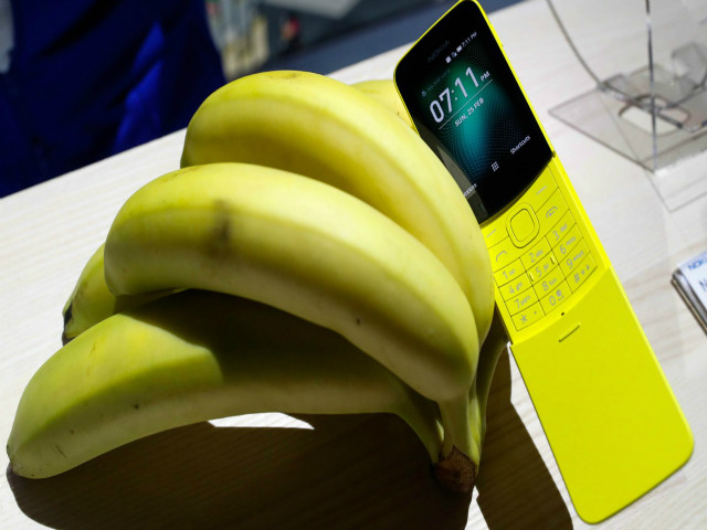 “Quả chuối” Nokia 8110 hồi sinh, pin 25 ngày, giá rẻ 2,2 triệu đồng