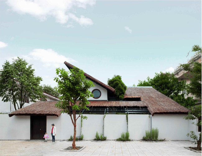 Căn nhà được xây dựng trên mảnh đất rộng 800m2 ở thành phố Biên Hòa, tỉnh Đồng Nai.