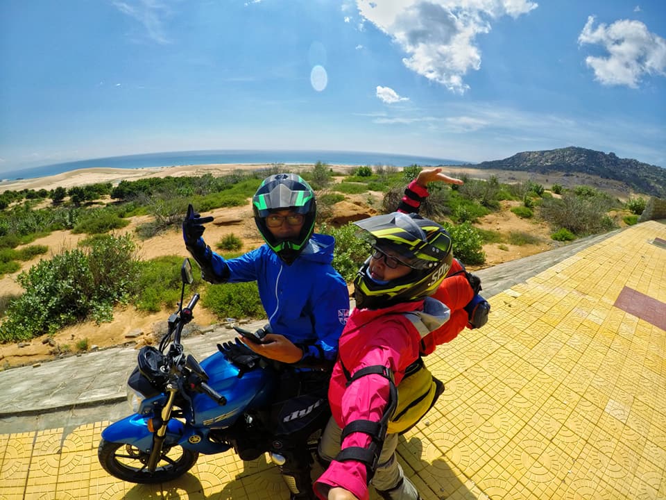 Ghen tỵ với chuyến phượt xuyên Việt bằng xe máy của cặp đôi Hà thành - 1