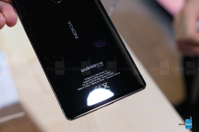 Trên tay Nokia 8 Sirocco cấu hình “trâu” - 2