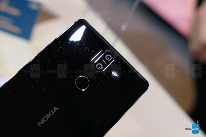 Trên tay Nokia 8 Sirocco cấu hình “trâu” - 8