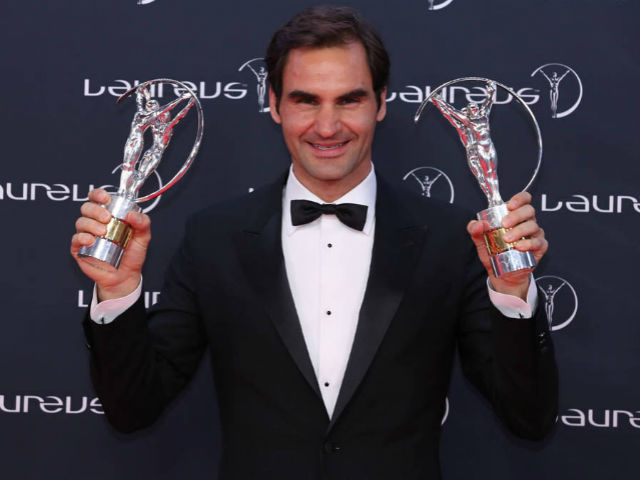 Tin thể thao HOT 1/3: Federer mừng Oscar thể thao, ”xõa” đến 4 giờ sáng