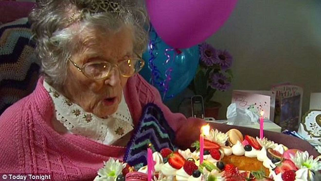 Cụ bà thọ nhất nước Úc tiết lộ bí quyết sống lâu sống khỏe - 1