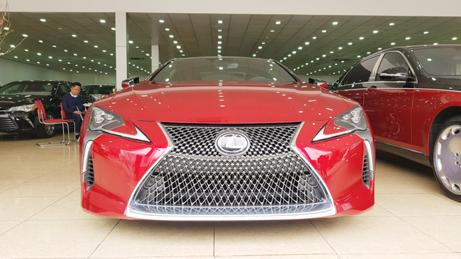 Lexus LC500 trưng bày tại showroom với giá bán gần 10 tỷ đồng - 2