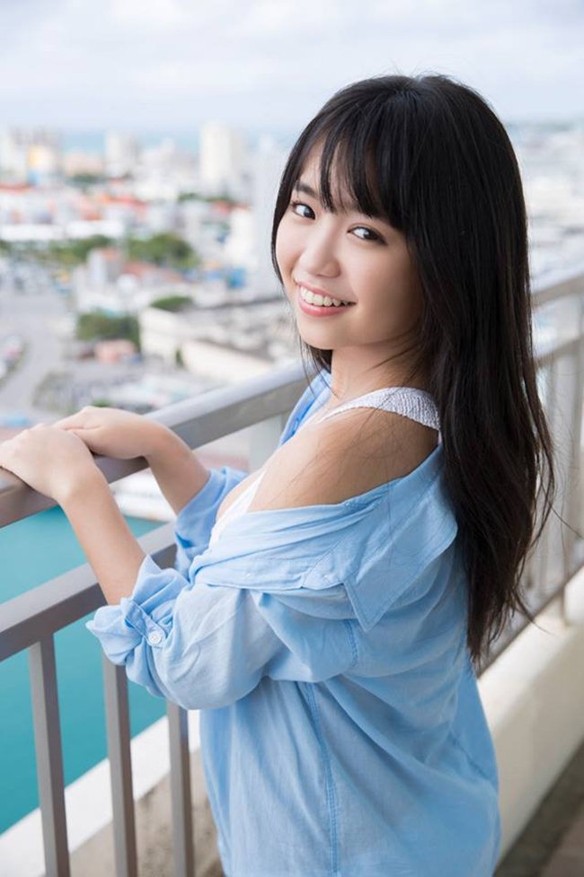Những bức hình của Ohara Yuna ngoài xuất hiện trên các tạp chí thời trang thì còn được bán đấu giá trên các trang mạng.