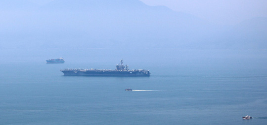 Tàu sân bay USS Carl Vinson đã vào vùng biển cảng Tiên Sa - 1