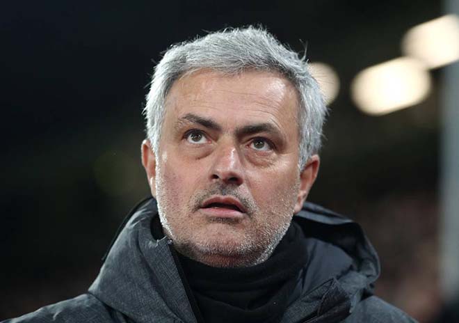 MU thắng nghẹt thở: Mourinho thừa nhận may mắn, mắng xối xả hàng thủ - 1