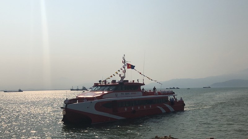 Mở tiệc chiêu đãi trên tàu sân bay USS Carl Vinson - 3