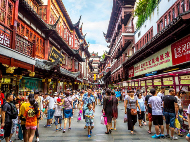 Thượng Hải, Trung Quốc: Thượng Hải là một trong ba thành phố có mức tăng trưởng du lịch nhanh nhất thế giới. Du khách có kinh phí hạn hẹp nên tới đây vào tháng 12 và tháng 1 thay vì mùa hè.