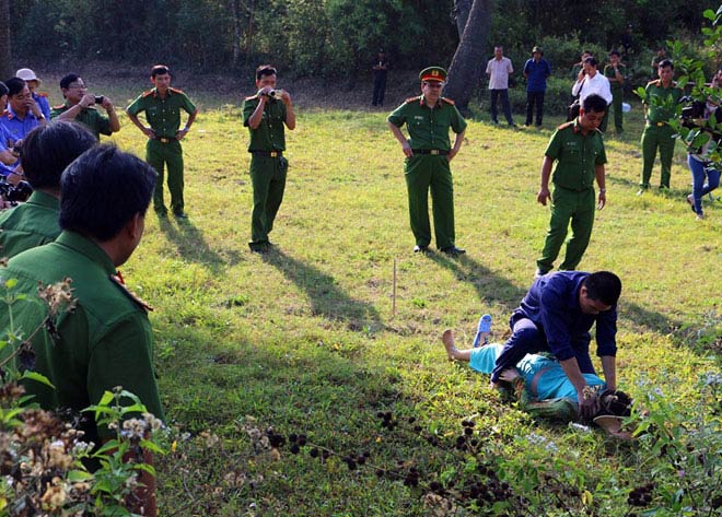 Thực nghiệm điều tra vụ án giết, hiếp cô gái chăn dê - 3