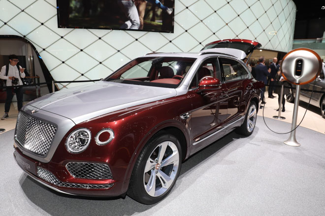 Bentley ra mắt bộ sạc điện dành riêng cho Bentayga Hybrid - 1
