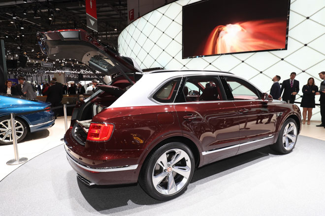 Bentley ra mắt bộ sạc điện dành riêng cho Bentayga Hybrid - 8