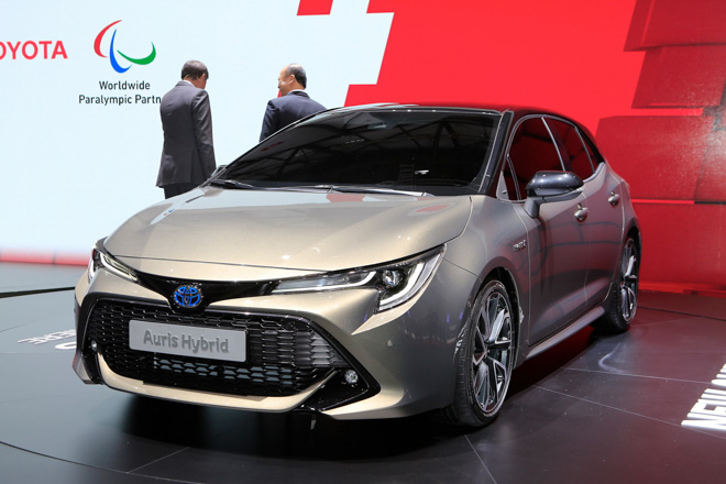 Toyota Auris Hybrid 2019: Nói không với động cơ dầu và khí thải lớn - 2