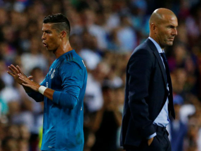 Real binh biến: Phe Ronaldo hạ Zidane, HLV vô địch thế giới đến thay
