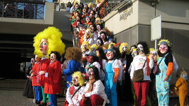 Basel, Thụy Sĩ: Được biết đến với tên Fasnacht, là lễ hội nổi tiếng nhất tại Thụy Sĩ. Lễ hội này thường bắt đầu một tuần sau các lễ hội Carnival ở khắp mọi nơi với confetti được tung ra từ khắp mọi nơi và đoàn người diễu hành với những chiếc mặt nạ khổng lồ.
