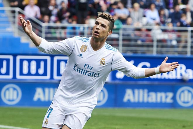 Siêu phàm Ronaldo 33 bàn/34 trận: “Chấp” cả lượt đi vẫn vượt Messi - 1