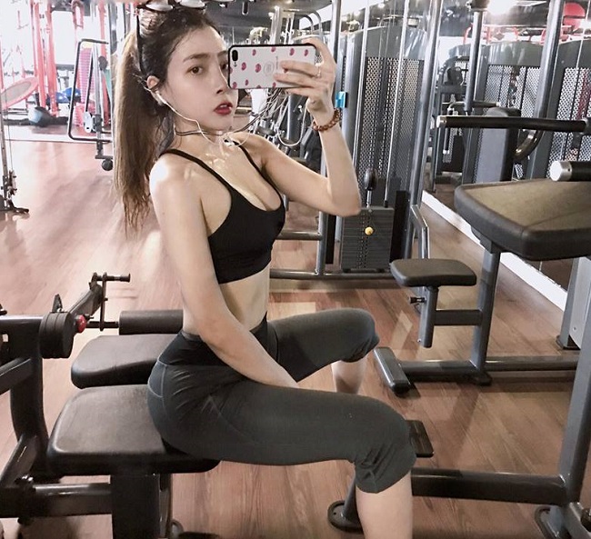 Các bài tập cho vòng 3 theo hướng thẳng đứng gồm có squats, deadlifts và lunges.