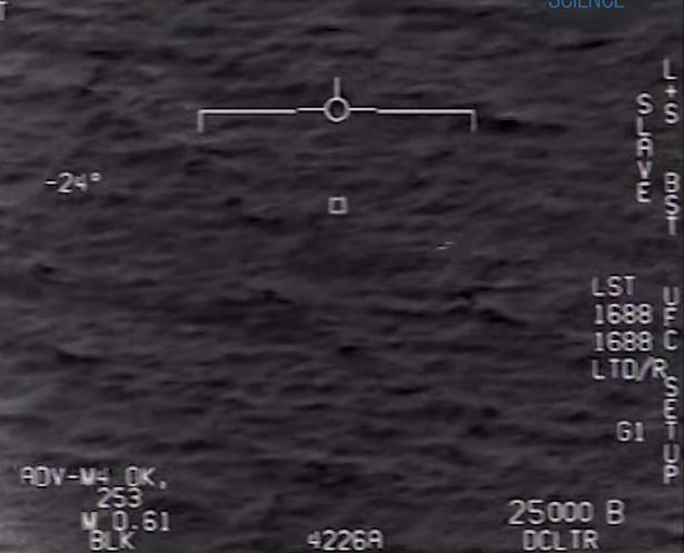 Khoảnh khắc chiến đấu cơ Mỹ truy đuổi UFO ở Đại Tây Dương - 1
