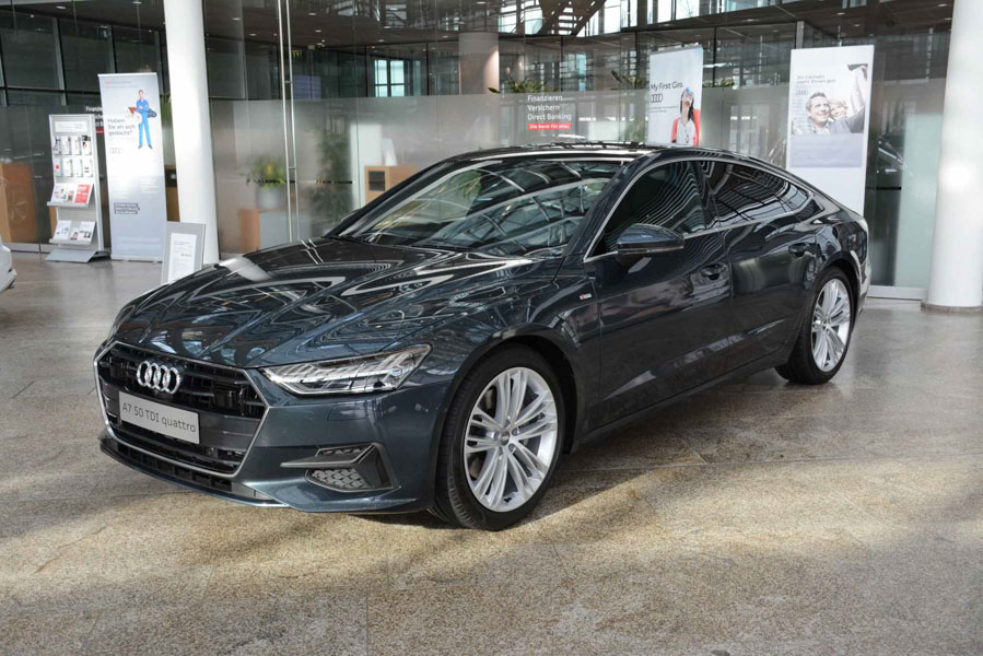 Mê mẩn với vẻ đẹp của Audi A7 Sportback 2019 màu sơn xanh xám - 2