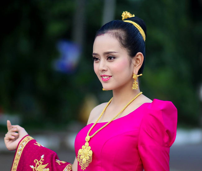 Phounesup Phonnyotha là Hoa hậu Quốc tế Lào năm 2017 (Miss International Laos) -