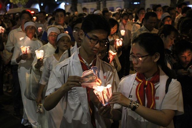 Nghìn người hát thánh ca đưa tiễn Tổng giám mục Bùi Văn Đọc - 16