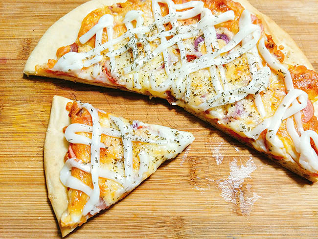 Không ngờ pizza lại dễ làm thế này, cuối tuần rảnh rỗi trổ tài ngay thôi - 11