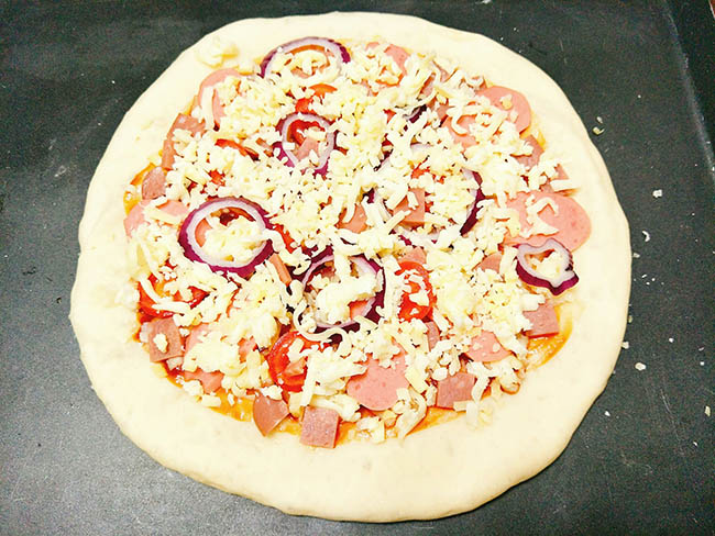 Không ngờ pizza lại dễ làm thế này, cuối tuần rảnh rỗi trổ tài ngay thôi - 9