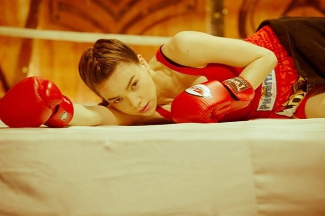 Phù hợp với những bạn gái có tính cách mạnh mẽ, boxing không chỉ mang đến sức khỏe, độ bền, tăng cường cơ bắp và xương, mà còn trang bị kĩ năng tự vệ. 