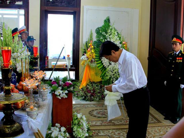 Nguyên Thủ tướng Nguyễn Tấn Dũng tiễn biệt cố Thủ tướng Phan Văn Khải