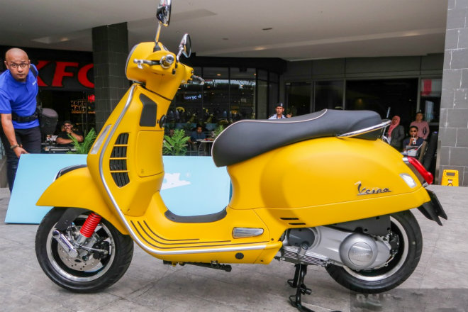 2018 Vespa GTS Super 300 lên kệ, giá 157,7 triệu đồng - 2